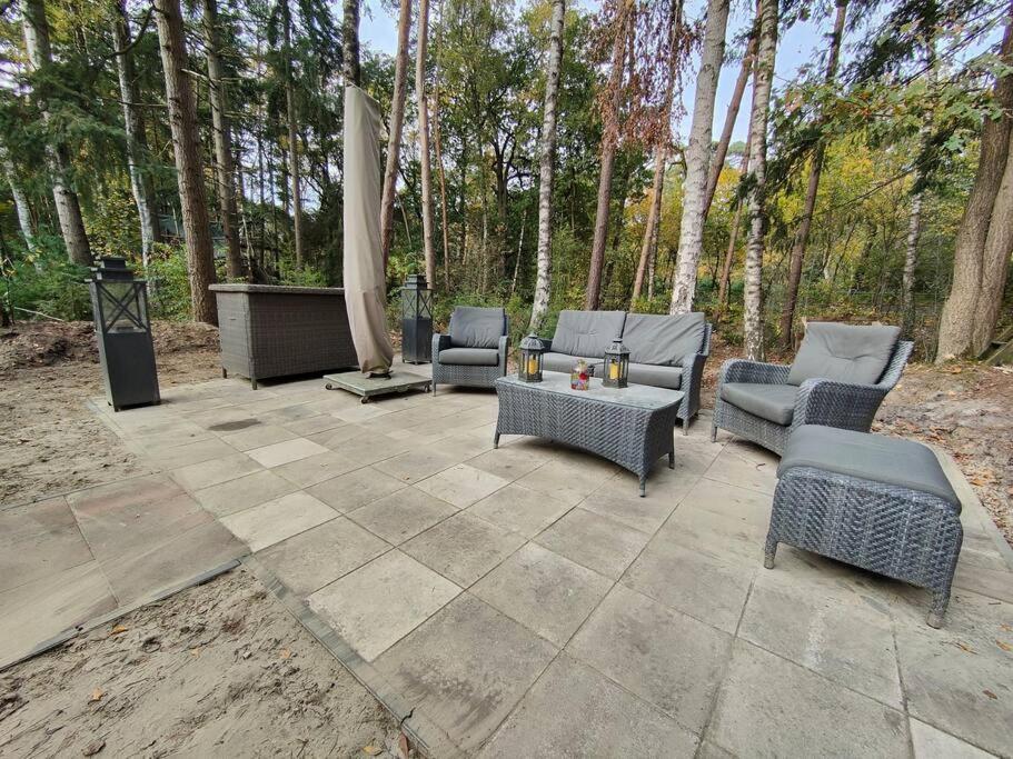 Vilsteren Kindvriendelijke Bungalow In Het Bos Bij Zwemmeer. מראה חיצוני תמונה
